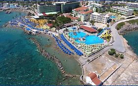 Eri Beach&Village Hotel